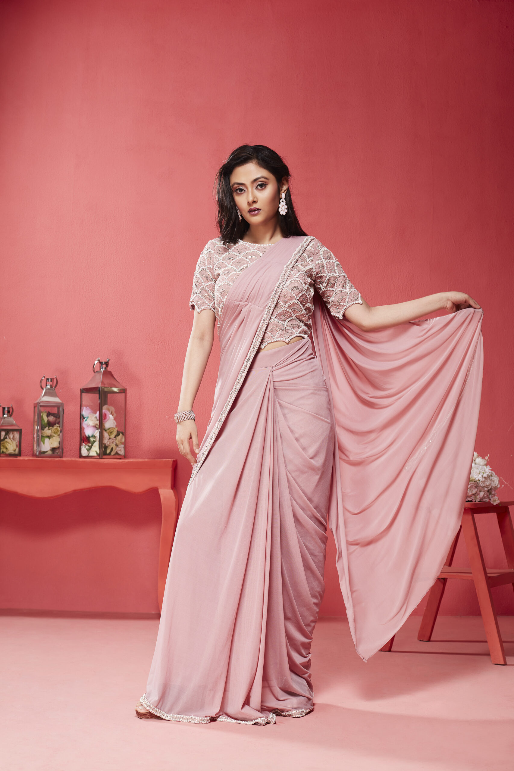Mitera Women Pink Silk Blend Woven Saree with Blouse - Absolutely Desi