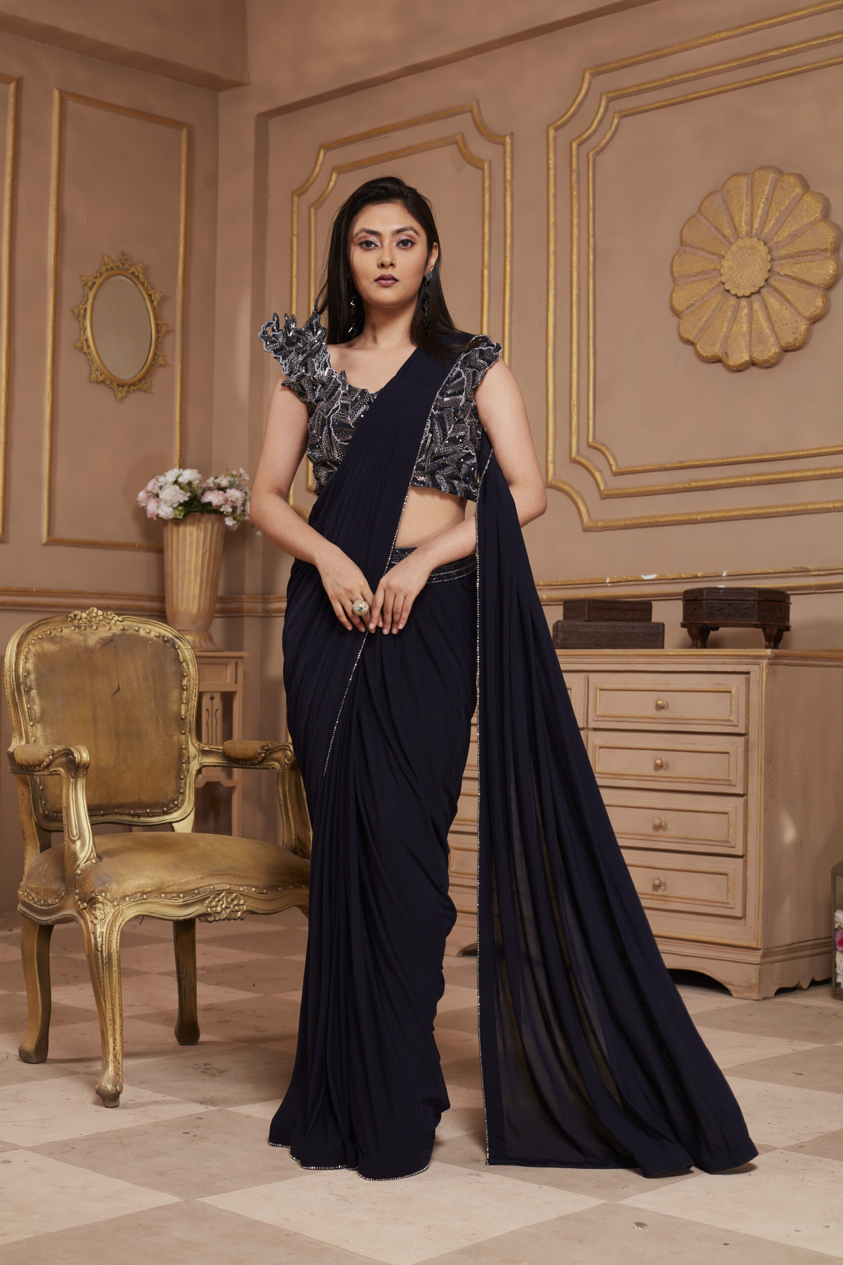 How To Recreate Suhana Khans Royal Blue Saree Look